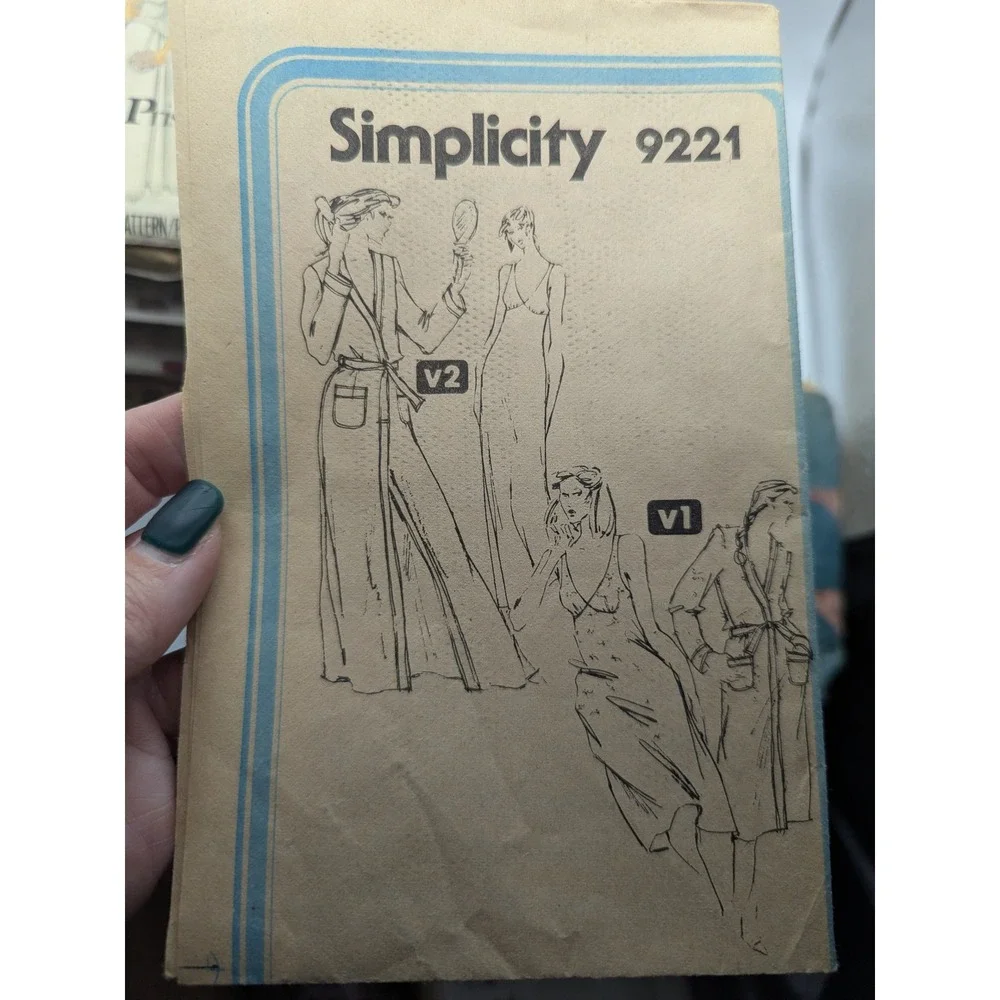 Vtg 1979 Simplicity 9221 Sewing Pattern Misses Wrap Robe Nightgowns Size 10 Cut‎